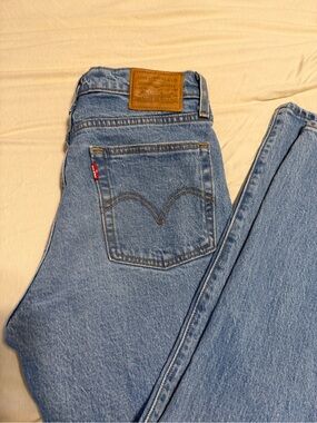 Levi's wedgie Light Denim Jeans with Red Tab